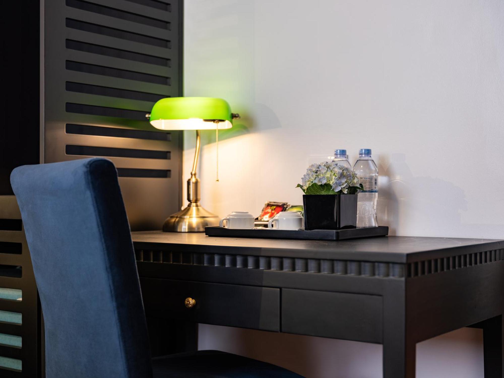 The Flower Boutique Hotel & Travel Hanoi Exterior photo